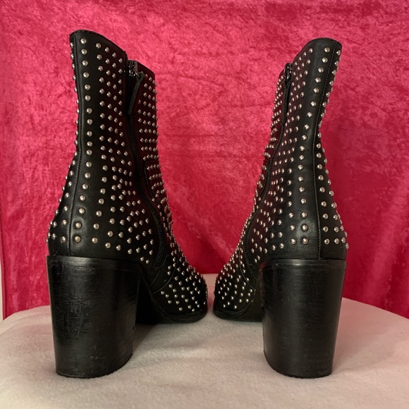 Studded Steve Madden booties! - Picture 4 of 4
